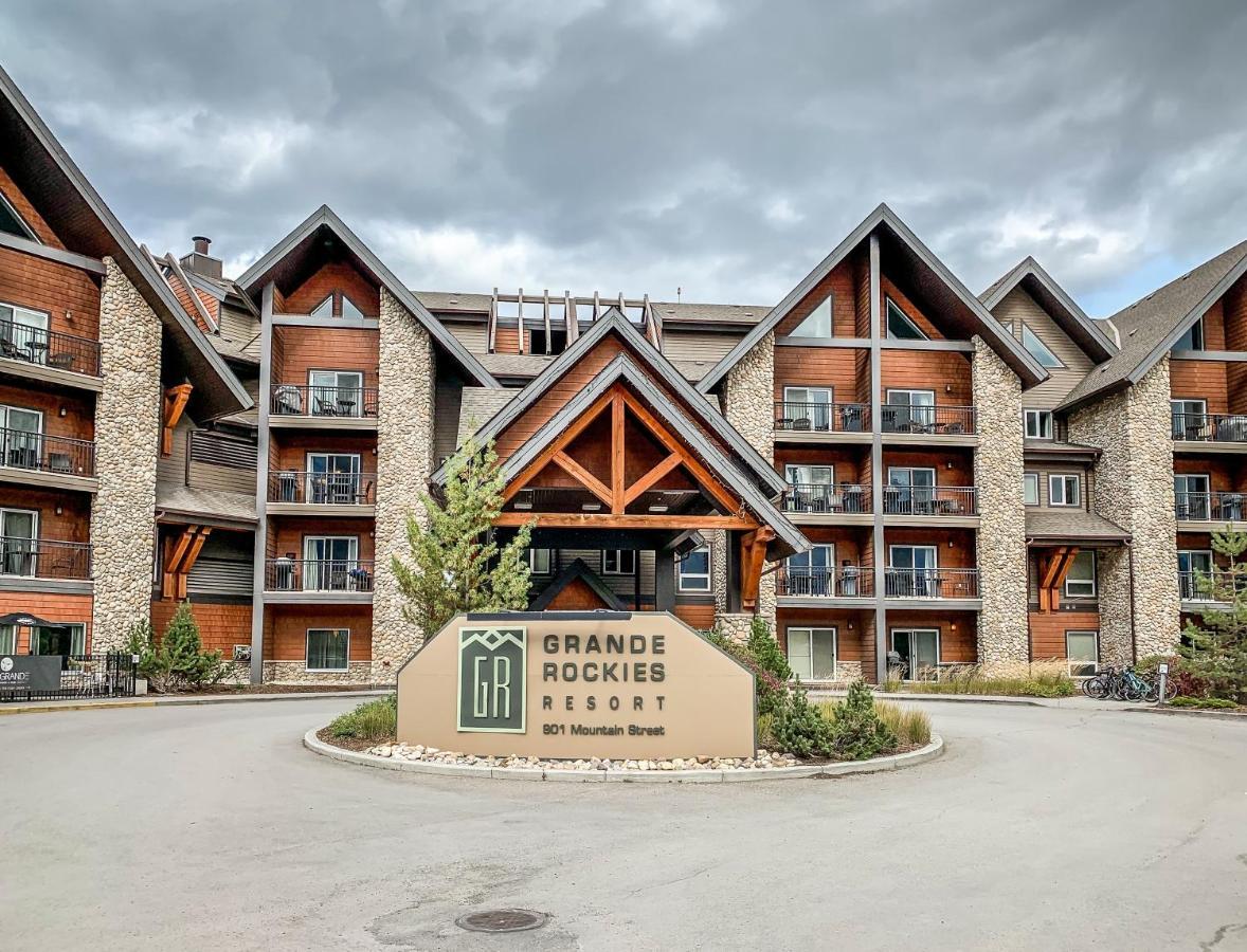 The Mountaineer By Instantsuites Pool & Hottub Canmore Buitenkant foto