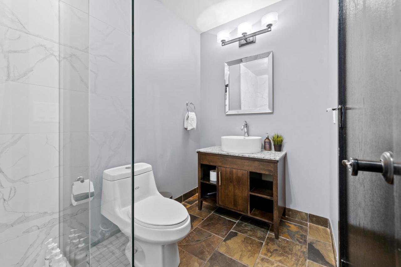 The Mountaineer By Instantsuites Pool & Hottub Canmore Buitenkant foto