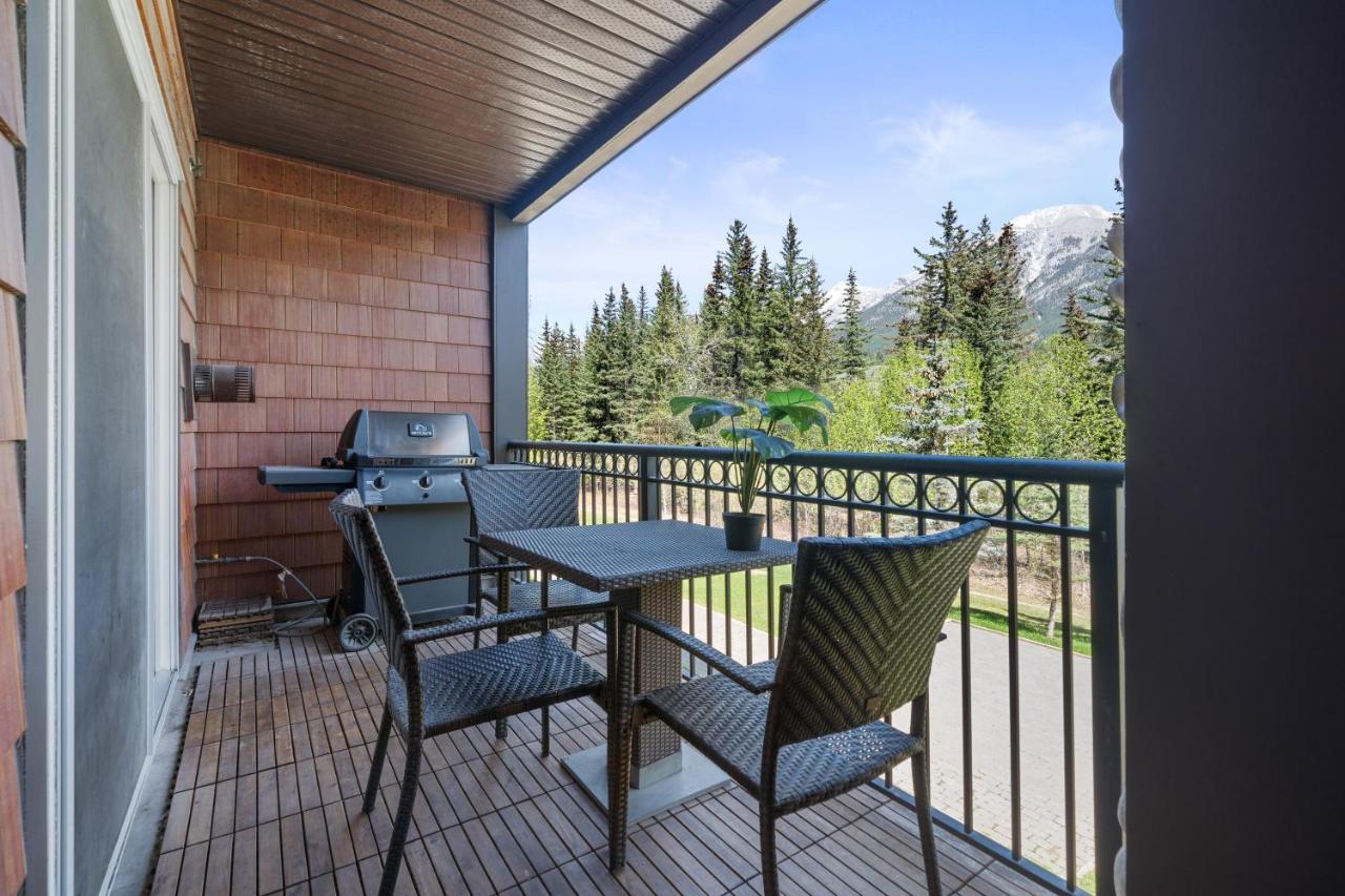 The Mountaineer By Instantsuites Pool & Hottub Canmore Buitenkant foto